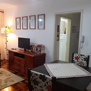 apartamento-a-50m-da-praia.santa-catarina-brasil.com/